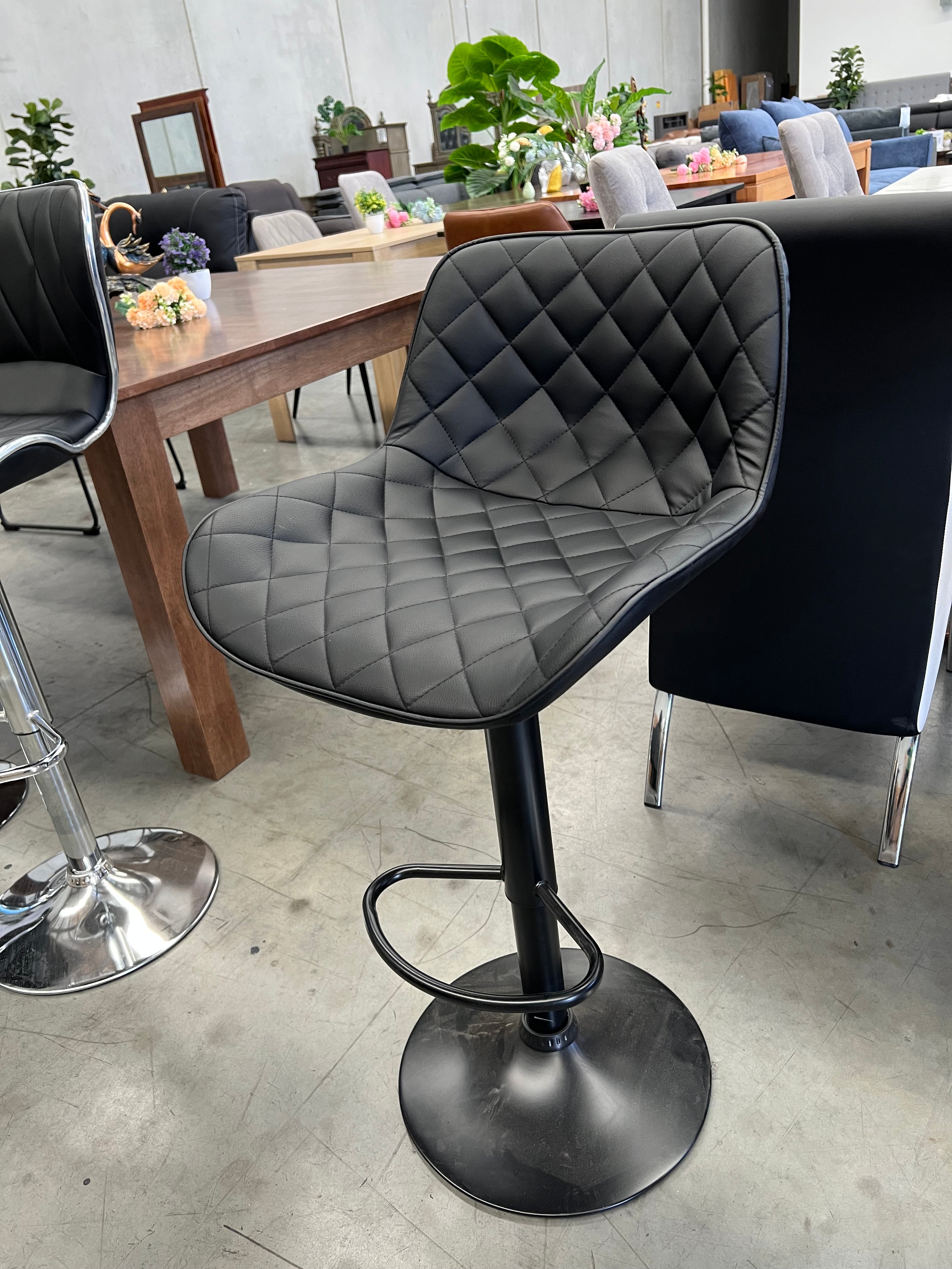 N704 Black PU Leather Bar Stool