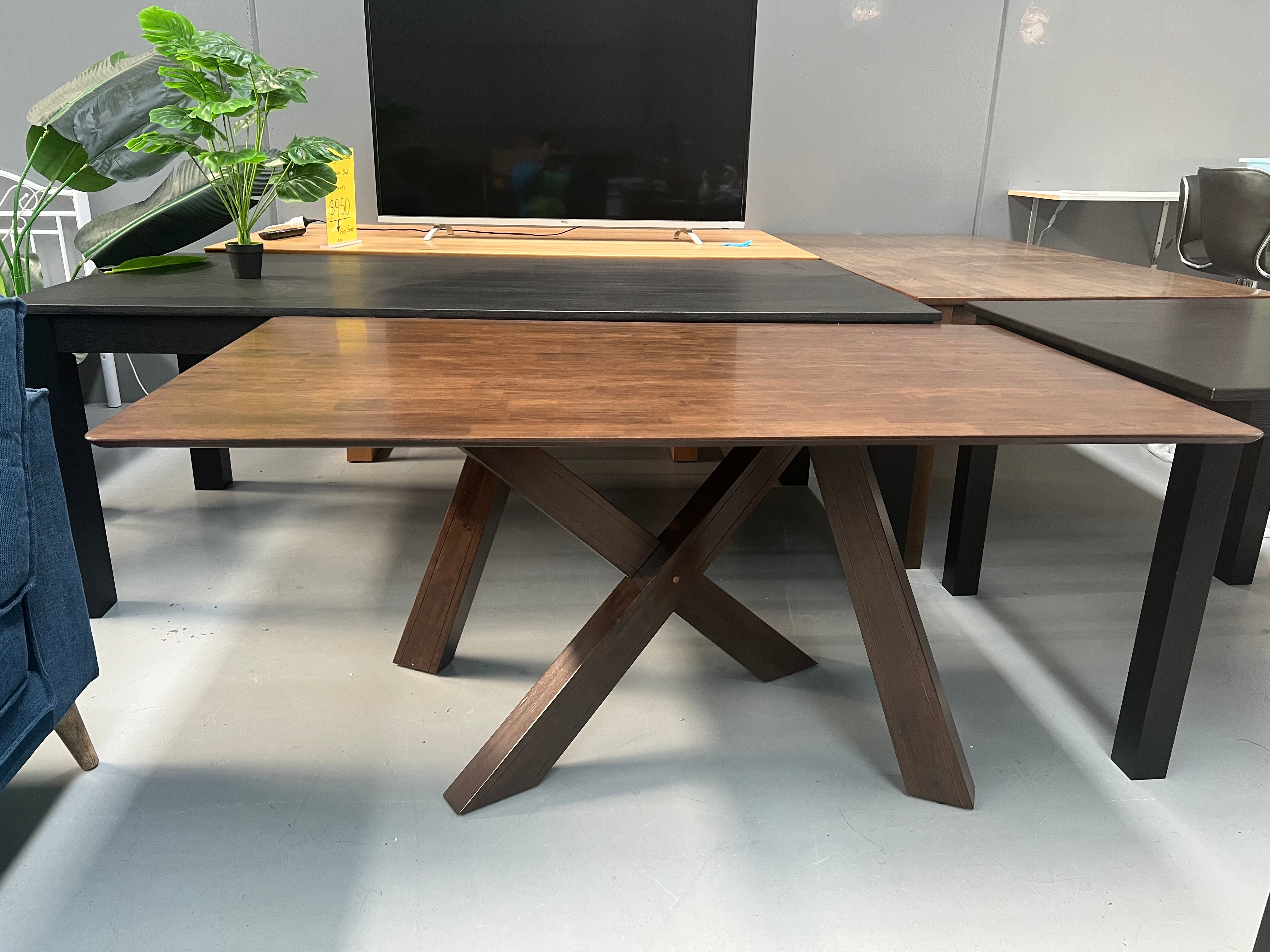 8052 Rubberwood Dinning Table