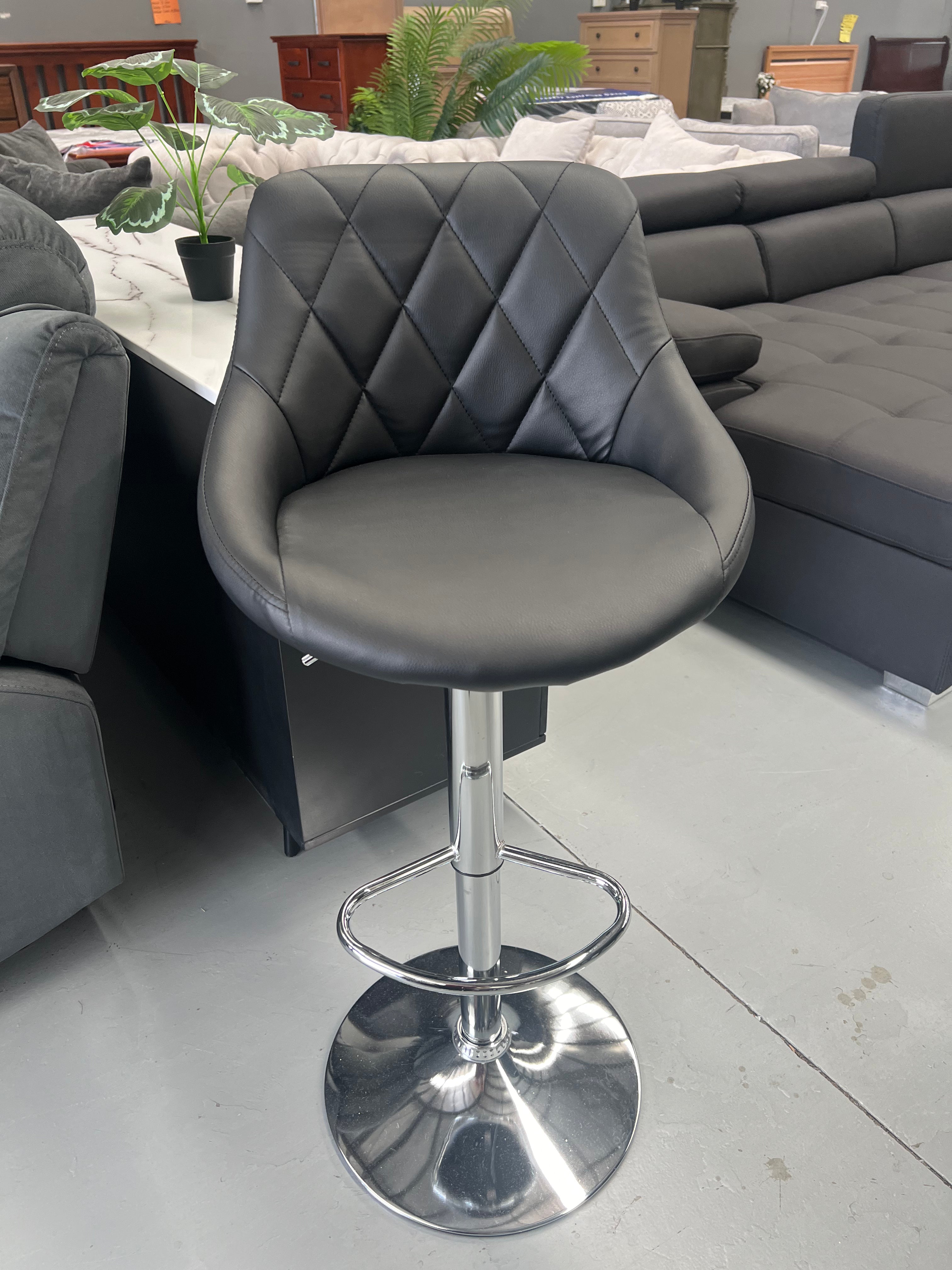 N666 Black PU Leather Bar Stool